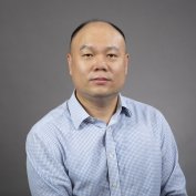 Portrait of Shenglong Zhang